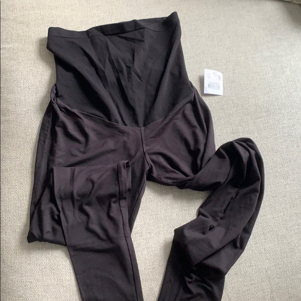 A Pea in the Pod maternity leggings